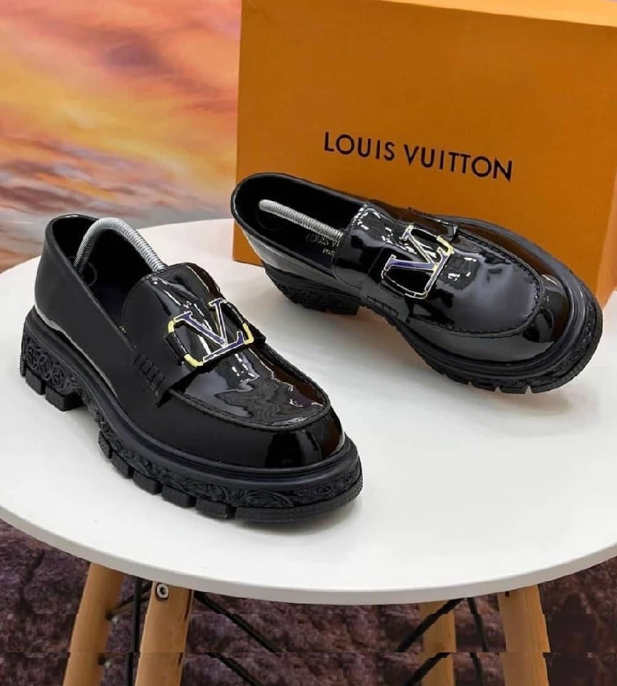 Men Glossy Lv Leather Slip-On Corporate Black Shoes