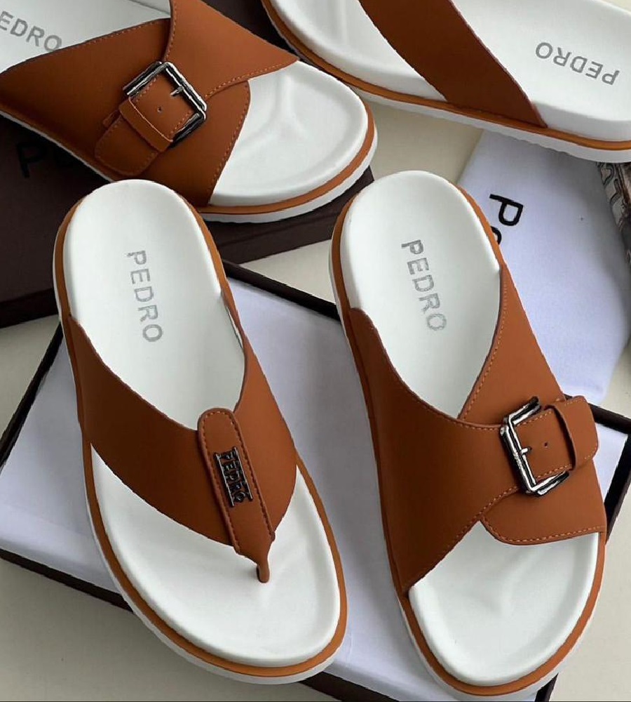 Men's Slippers & Buckle Palm